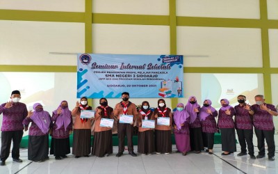 SEMINAR PROJEK PENGUATAN PROFIL PELAJAR PANCASILA SEBAGAI OPTIMALISASI PROGRAM SEKOLAH PENGGERAK SMAN 3 SIDOARJO